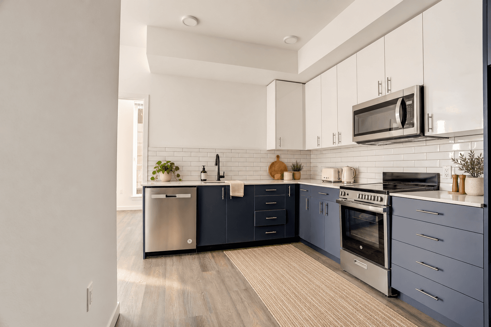 Seattle Apartment: 4316 Fremont Ave N
