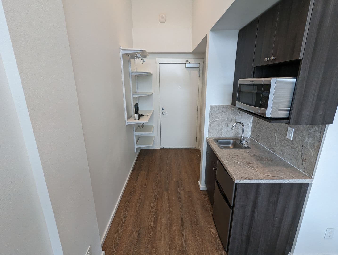 Redmond Apartment: 16210 NE 80th St