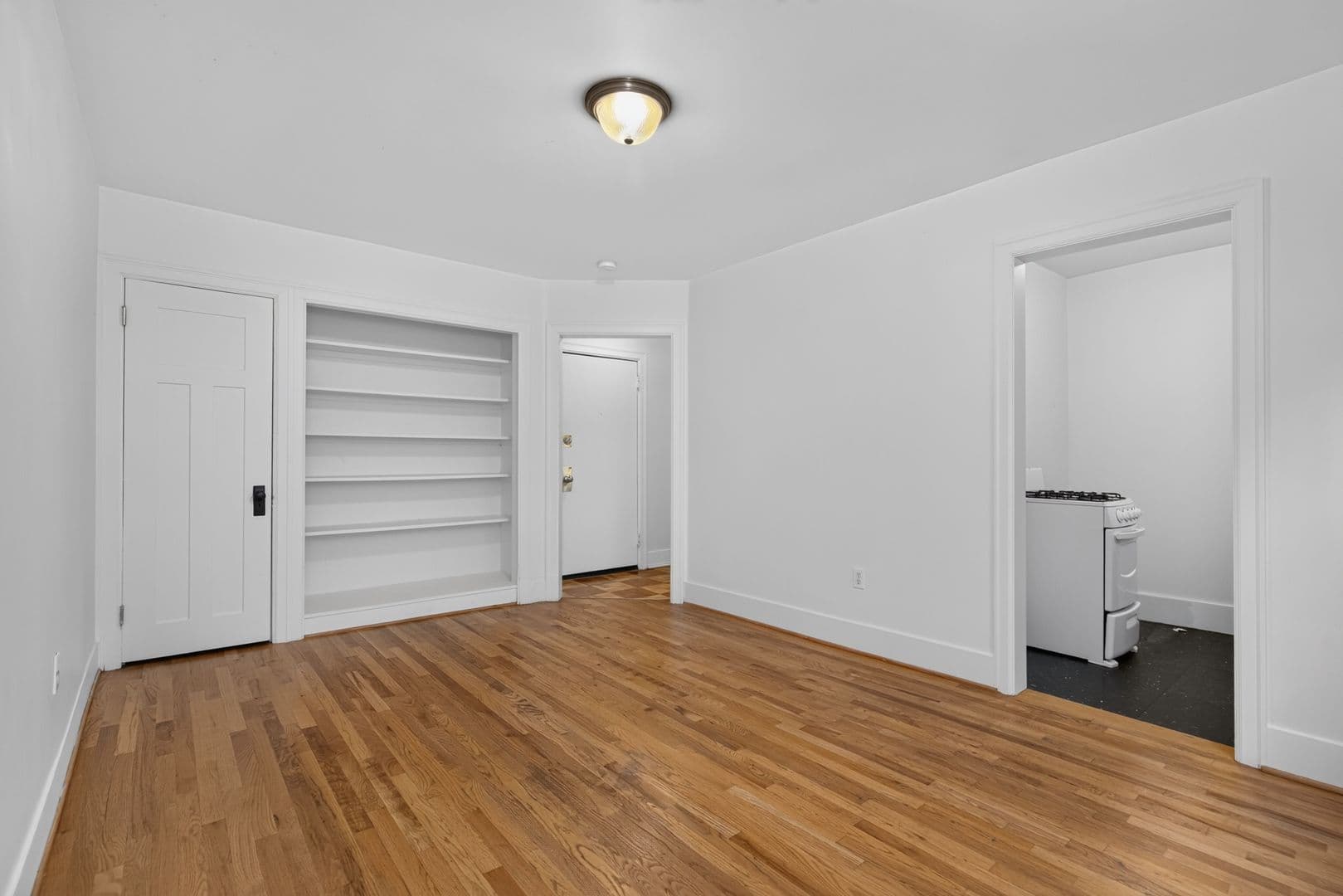 Seattle Apartment: 1323 East Pine St