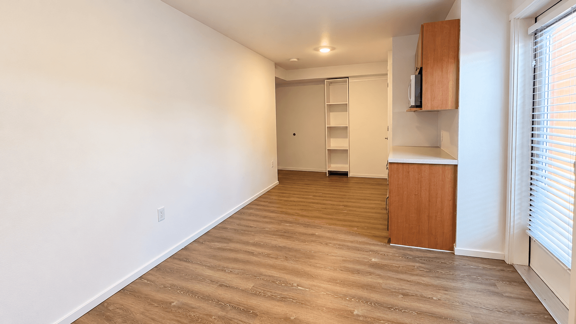 Kirkland Apartment: 450 Central Way