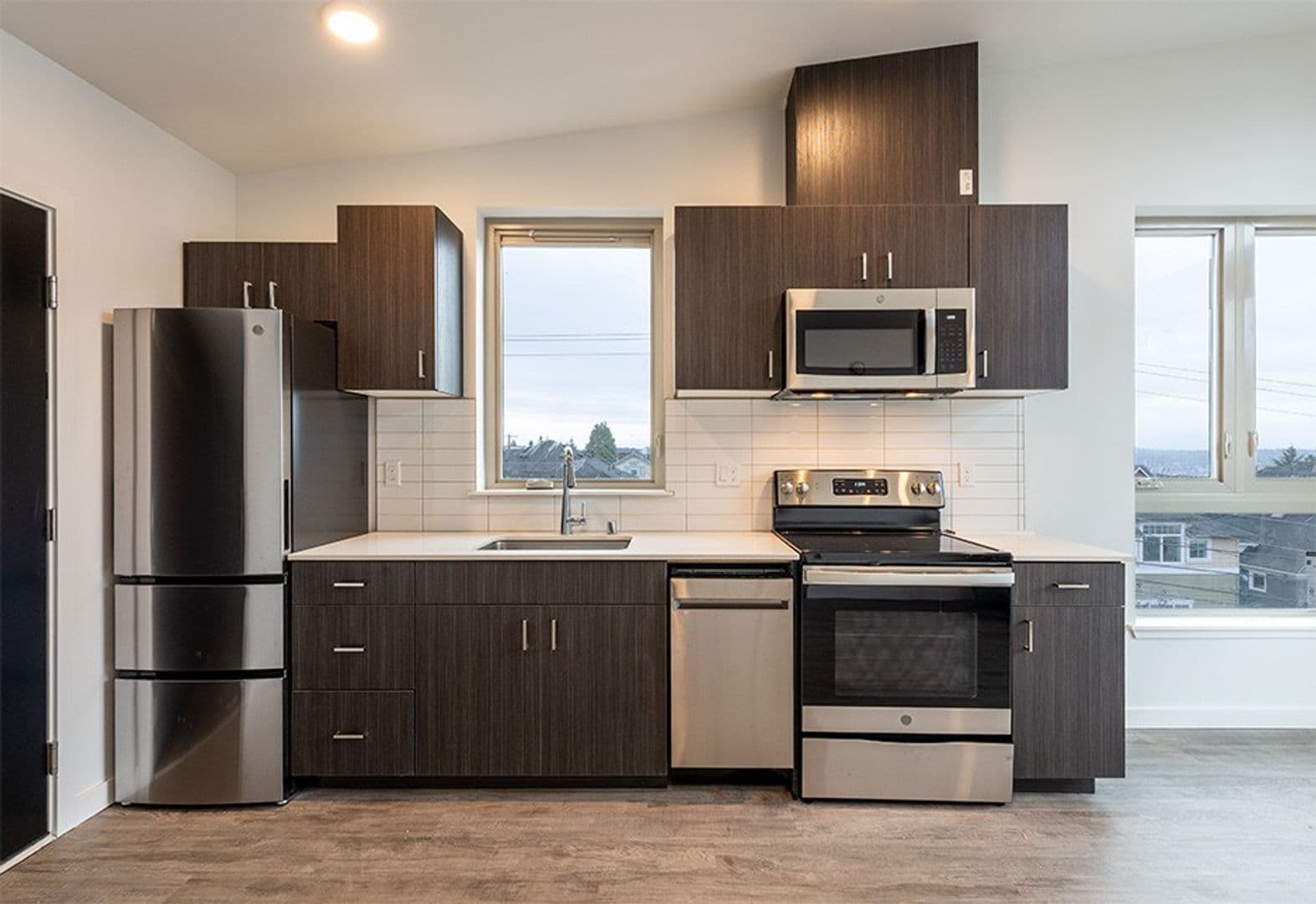 Seattle Apartment: 207 18th Ave