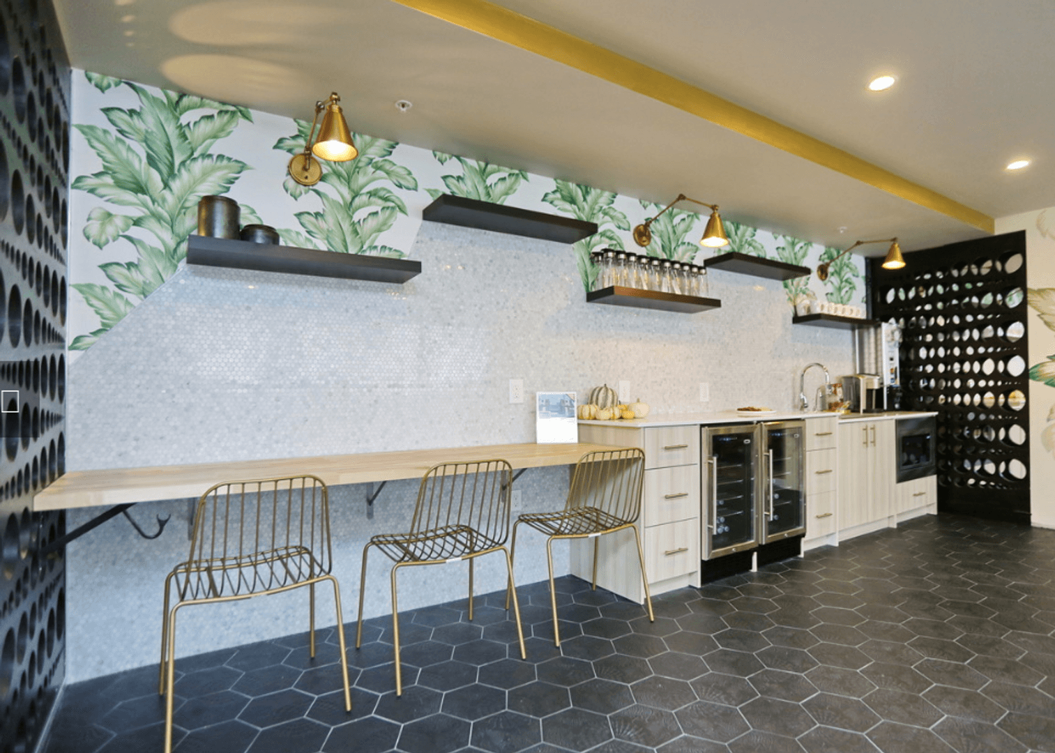 Kirkland Apartment: 330 4th ST