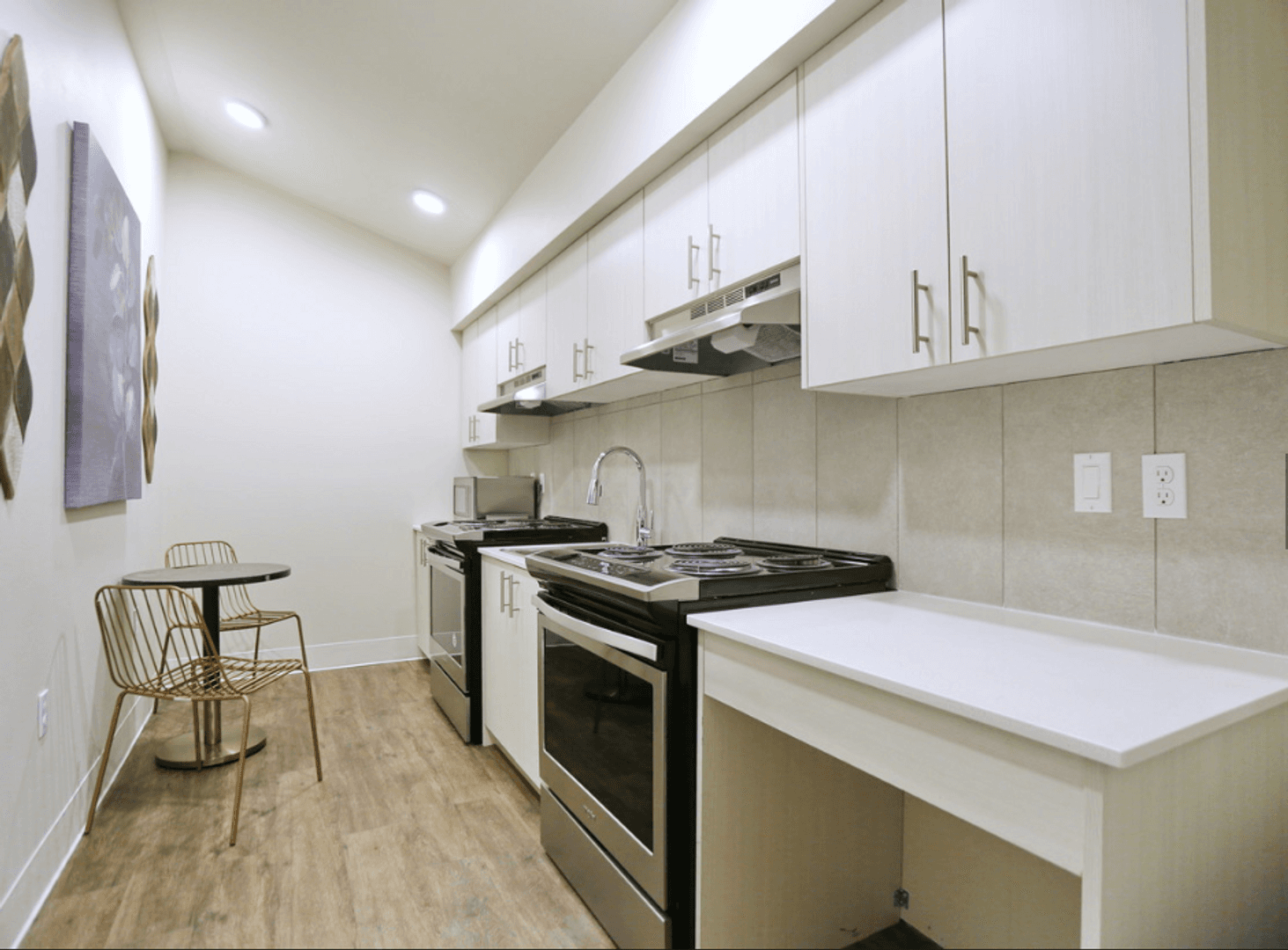 Kirkland Apartment: 330 4th ST
