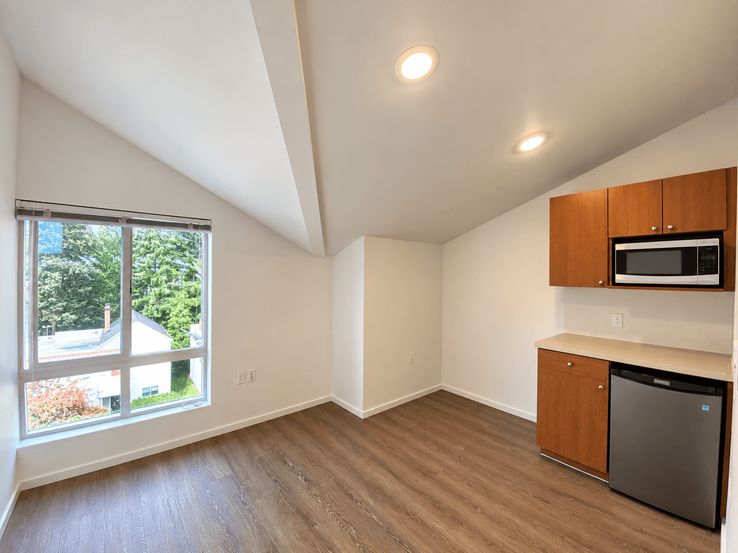 Kirkland Apartment: 450 Central Way