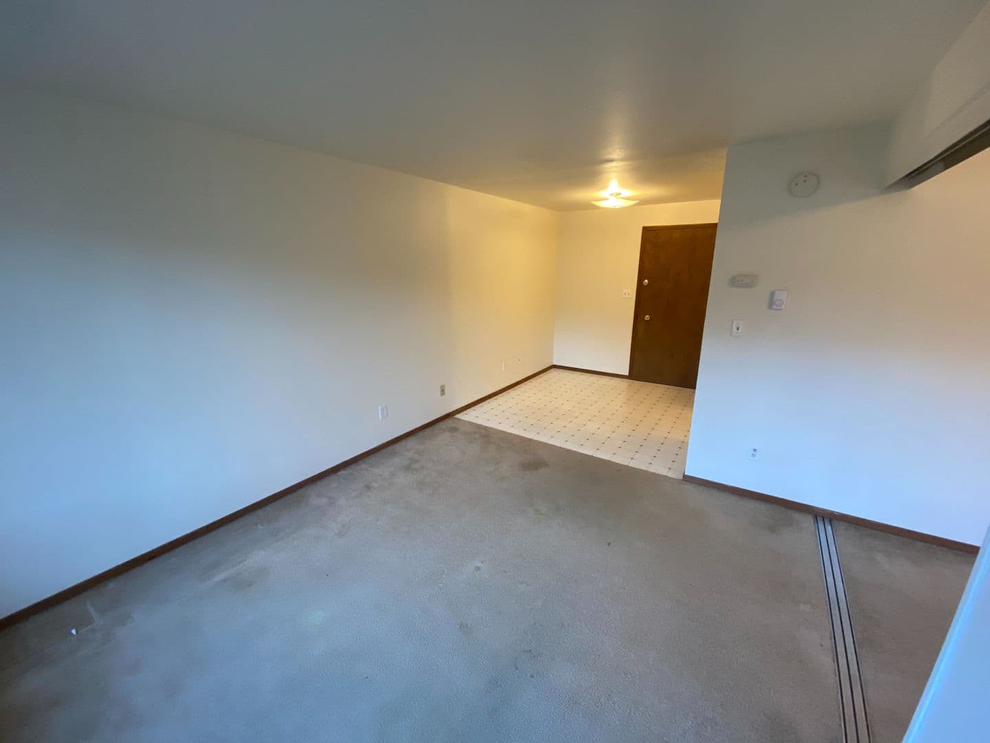 Seattle Apartment: 4110 12th Ave NE