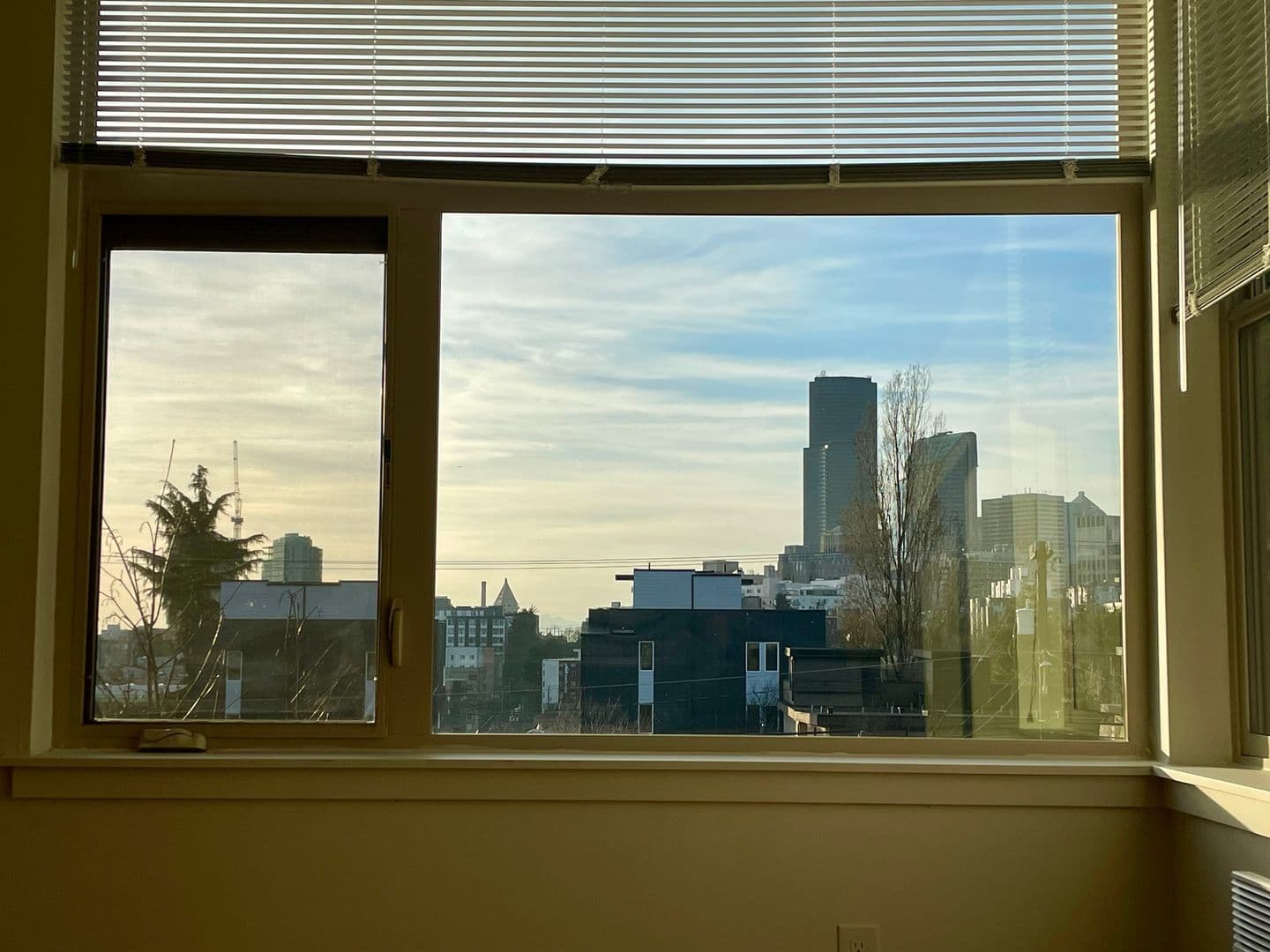 Seattle Apartment: 155 17th Ave
