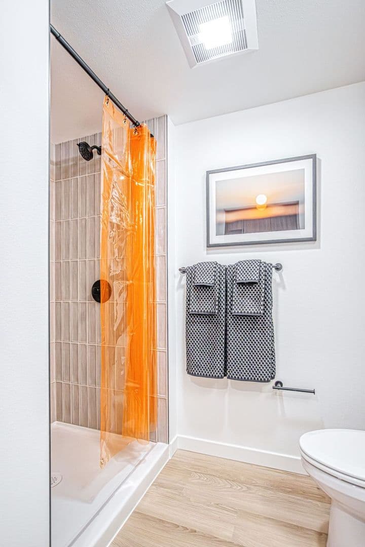 Seattle Apartment: 4015 Stone Way