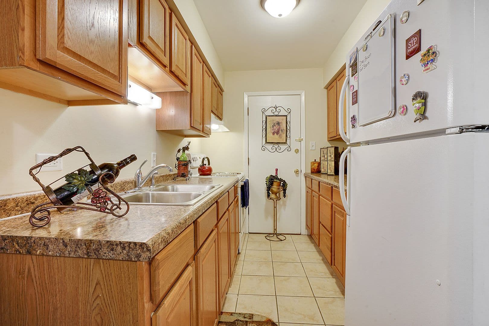 Tinley Park Apartment: 17510 Cedar Lane