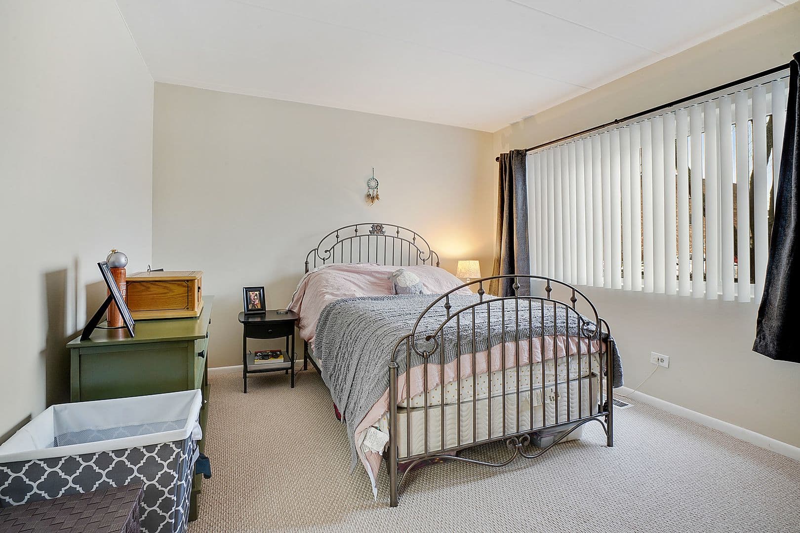 Tinley Park Apartment: 17510 Cedar Lane
