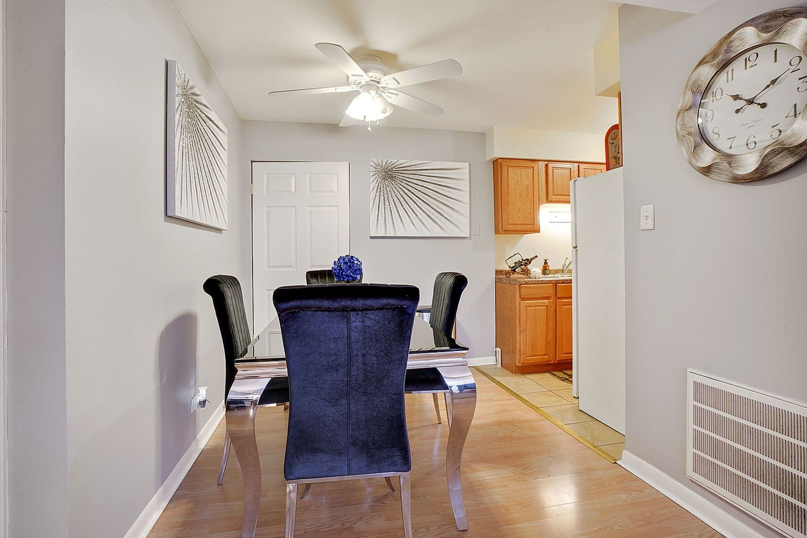 Tinley Park Apartment: 17510 Cedar Lane