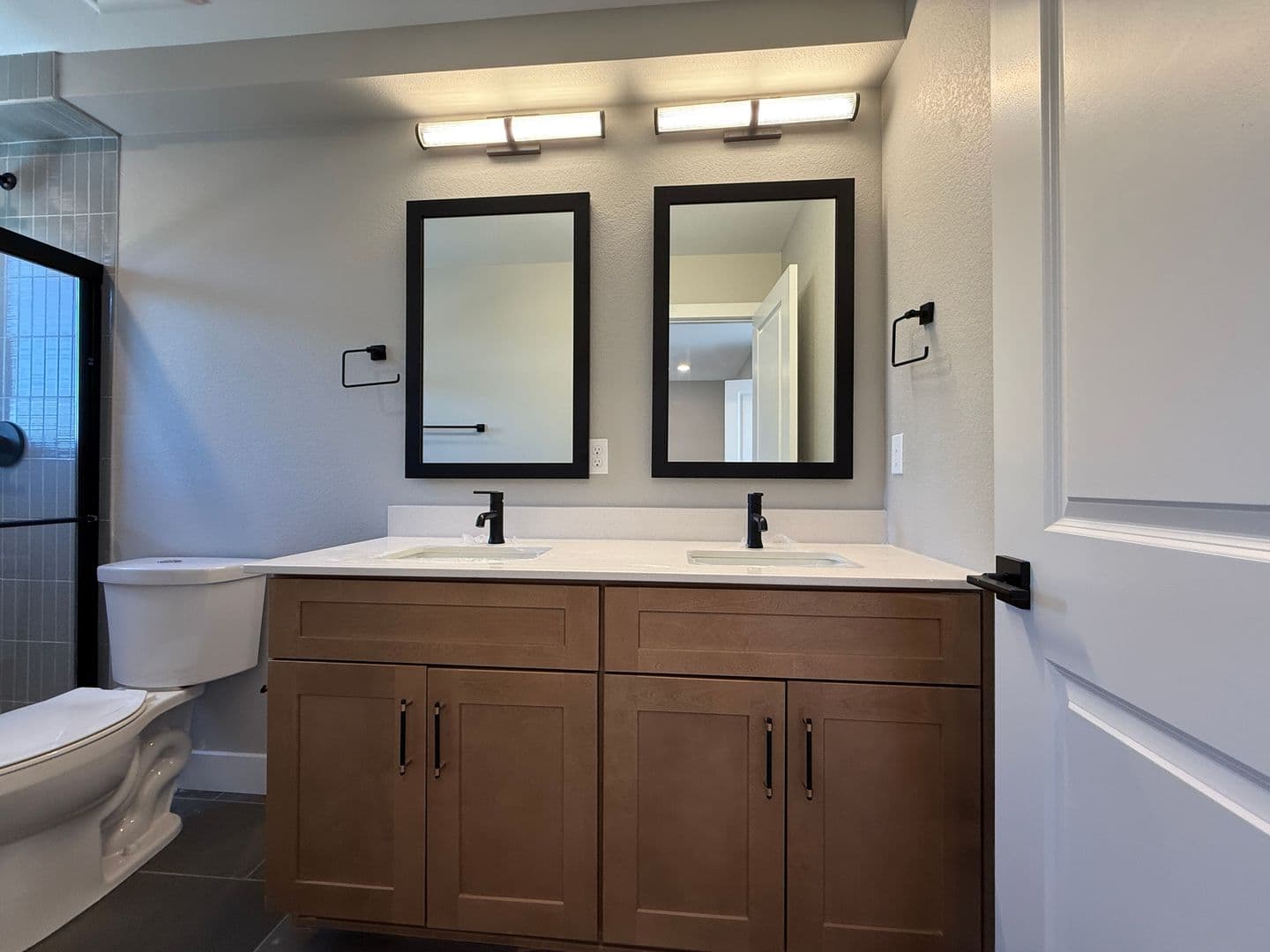 Lakewood Apartment: 1576-1590 Kendall St