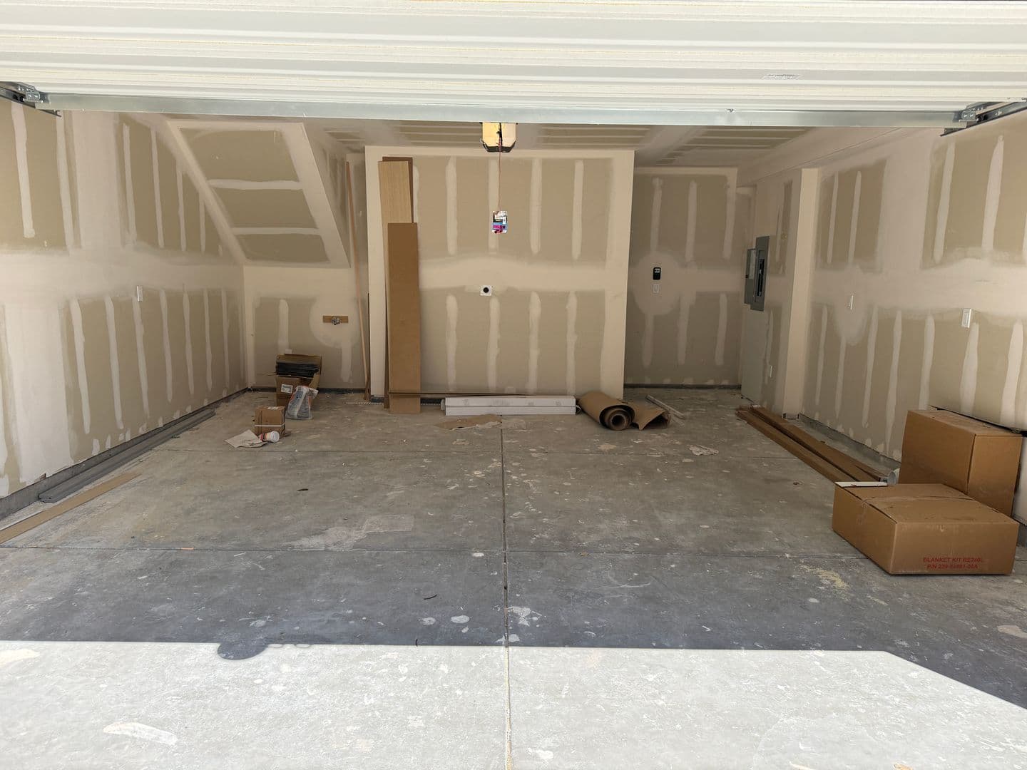 Lakewood Apartment: 1576-1590 Kendall St