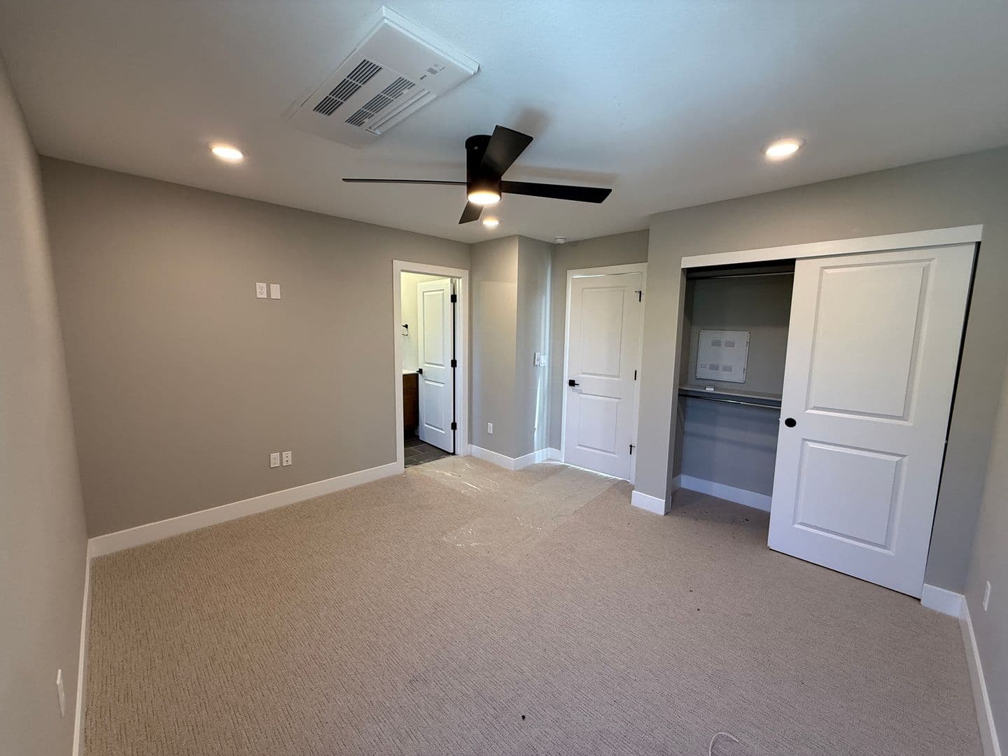 Lakewood Apartment: 1576-1590 Kendall St