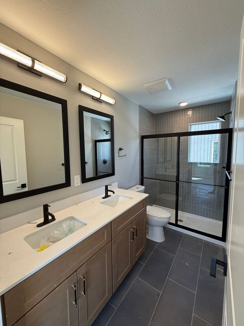 Lakewood Apartment: 1576-1590 Kendall St