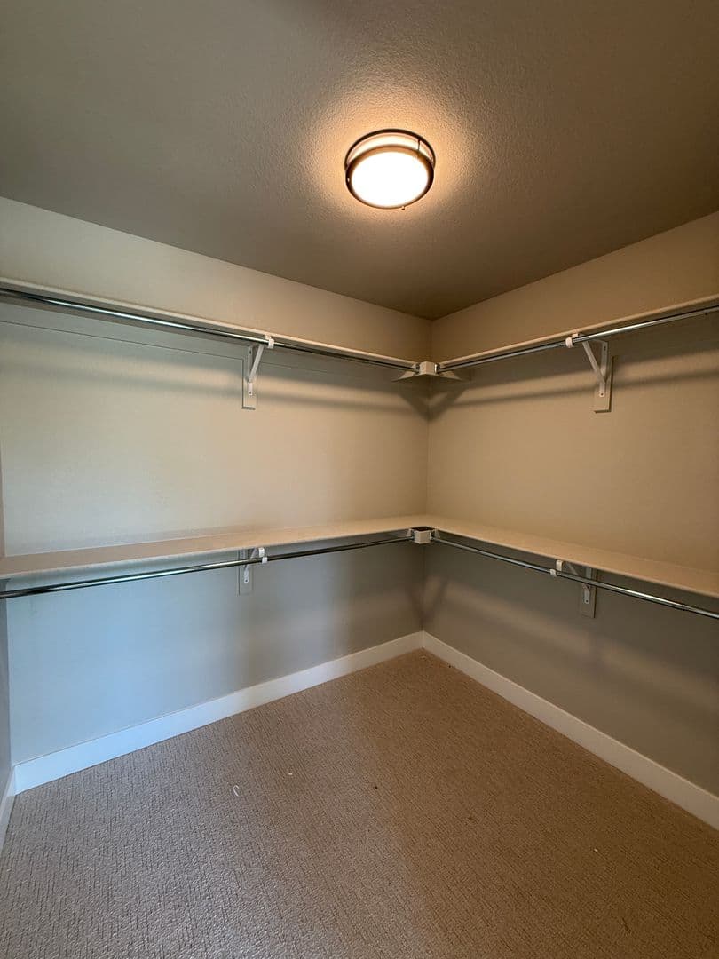 Lakewood Apartment: 1576-1590 Kendall St