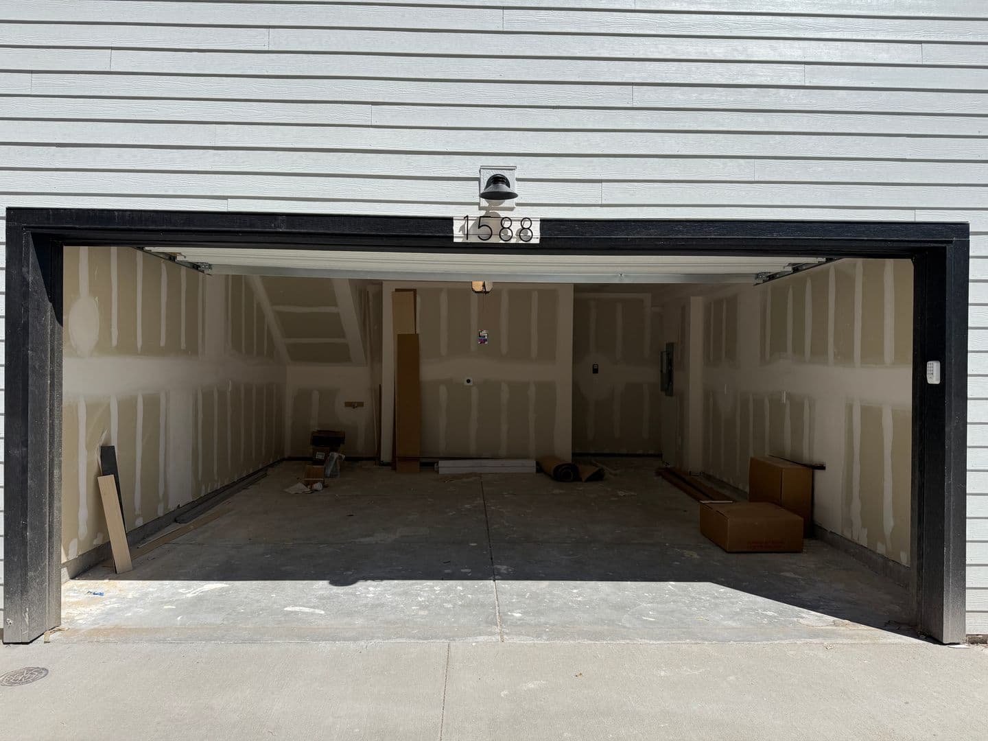 Lakewood Apartment: 1576-1590 Kendall St