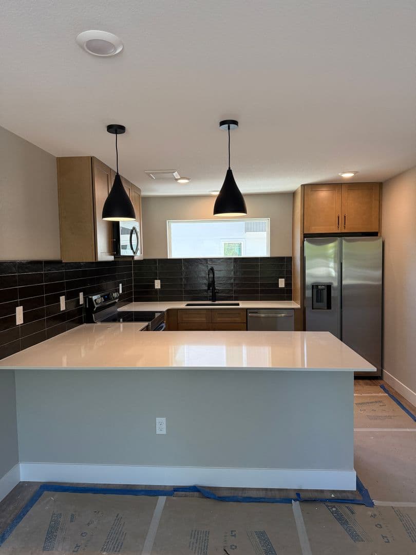 Lakewood Apartment: 1576-1590 Kendall St