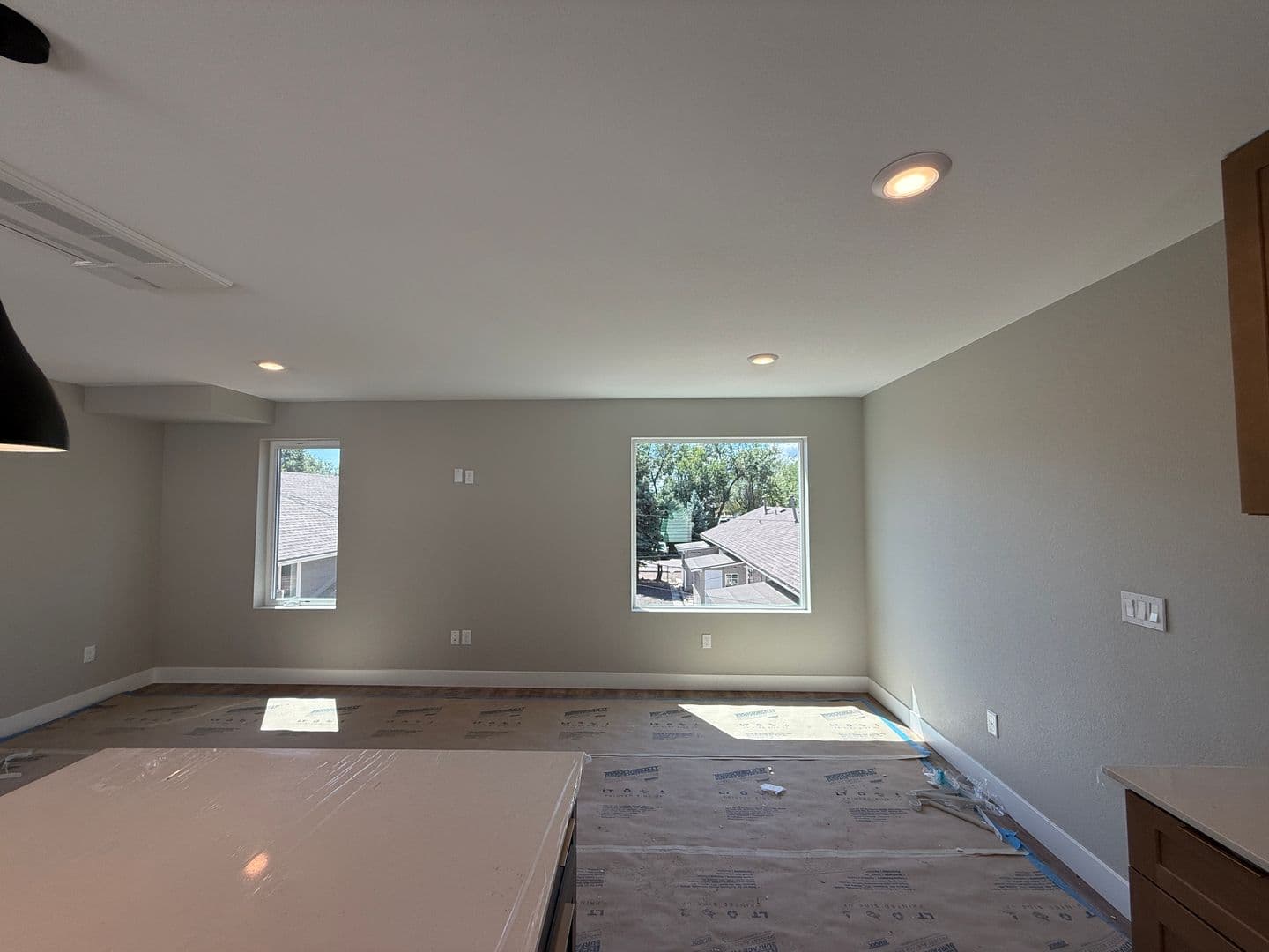 Lakewood Apartment: 1576-1590 Kendall St