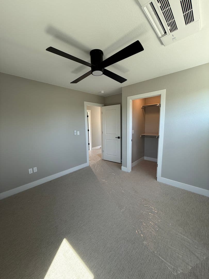 Lakewood Apartment: 1576-1590 Kendall St