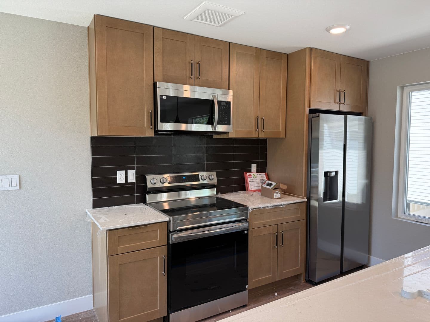 Lakewood Apartment: 1576-1590 Kendall St