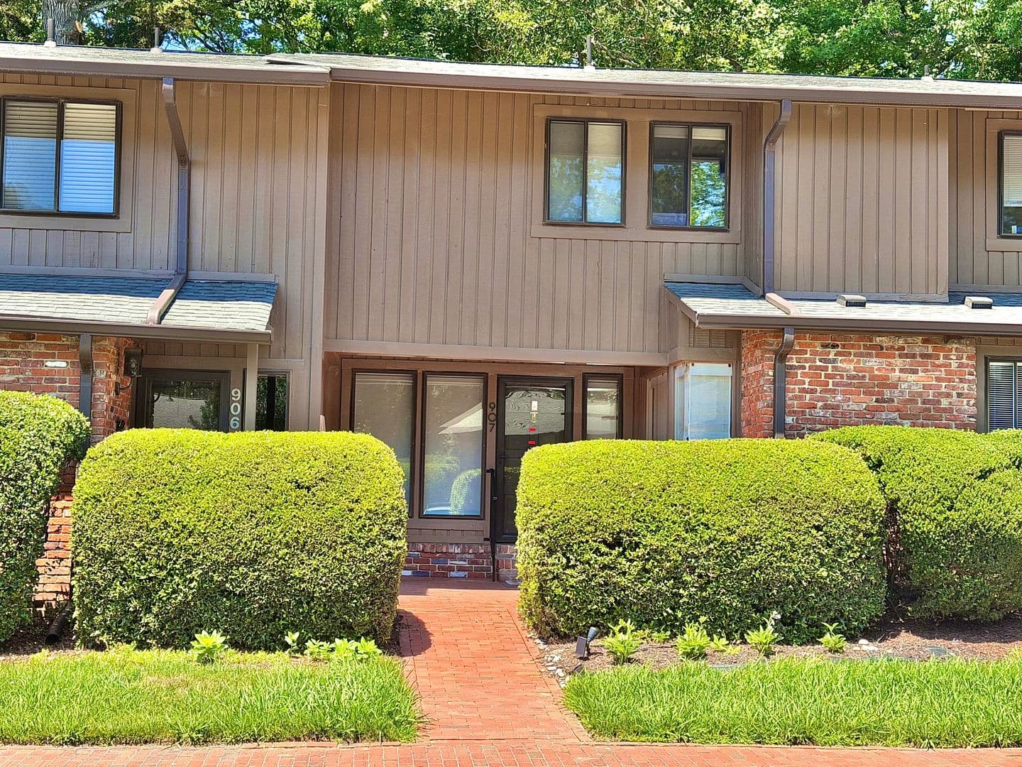 Chapel Hill Apartment: 907 Oak Tree Dr.