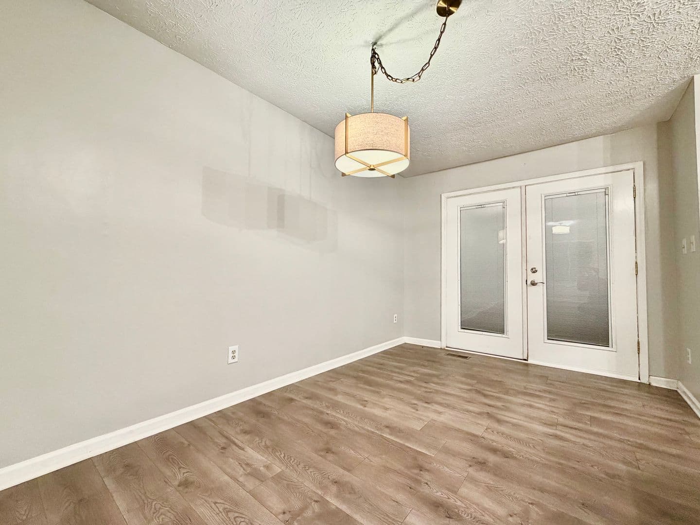 Raleigh House: 3109 Henslowe Drive,