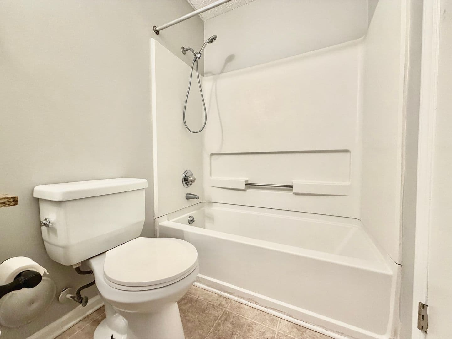 Raleigh House: 3109 Henslowe Drive,