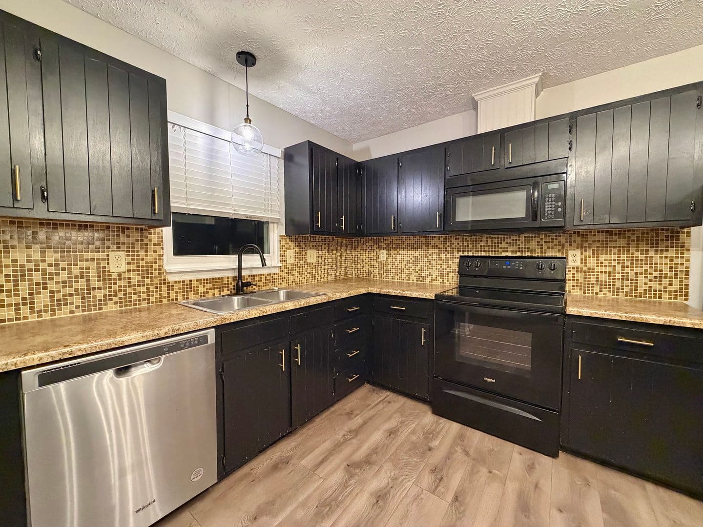Raleigh House: 3109 Henslowe Drive,