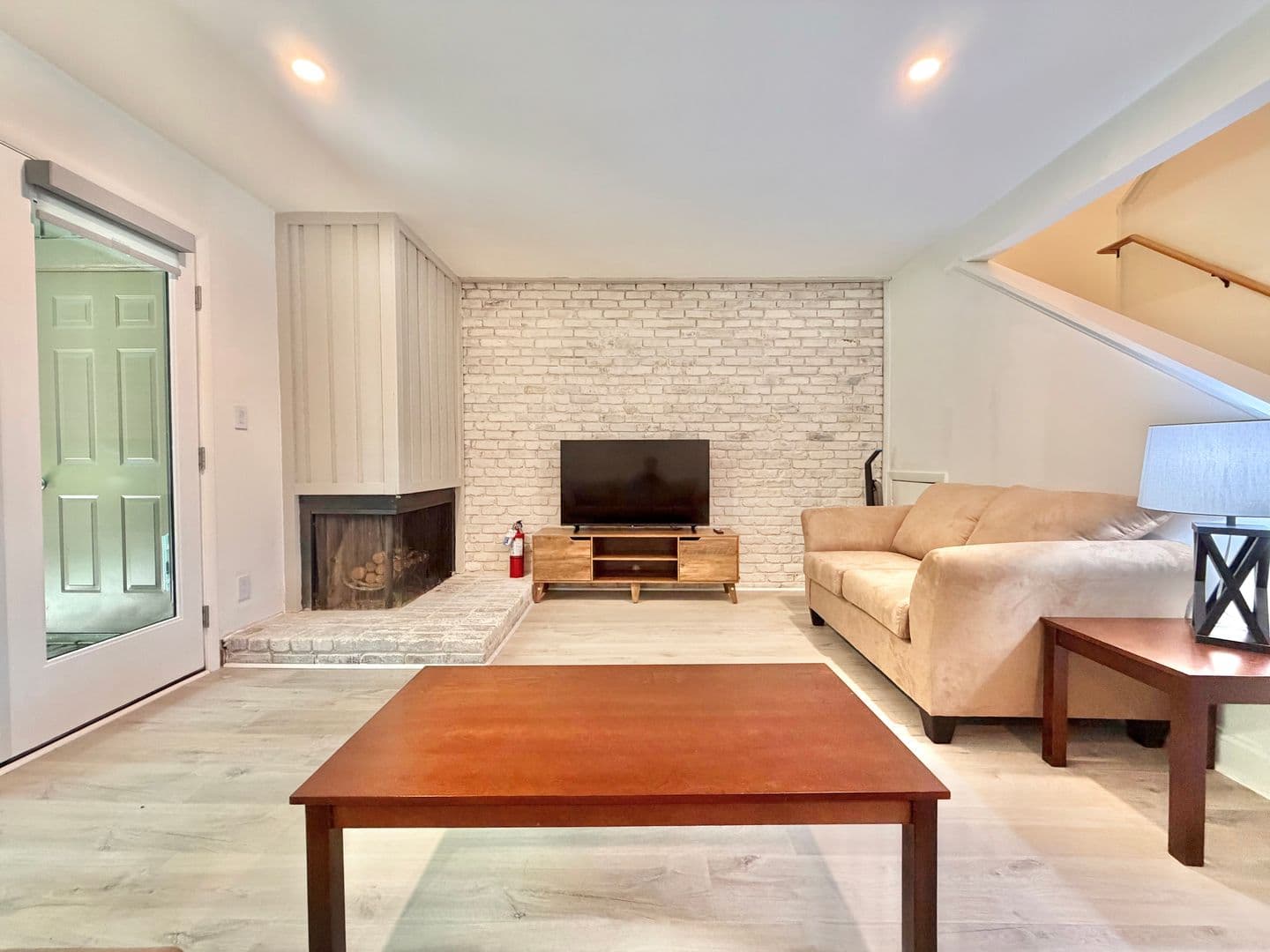 Chapel Hill Apartment: 907 Oak Tree Dr.