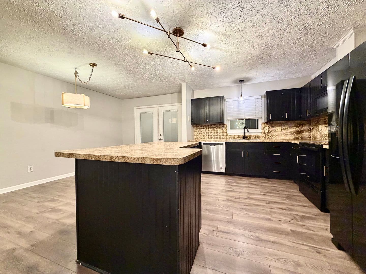 Raleigh House: 3109 Henslowe Drive,