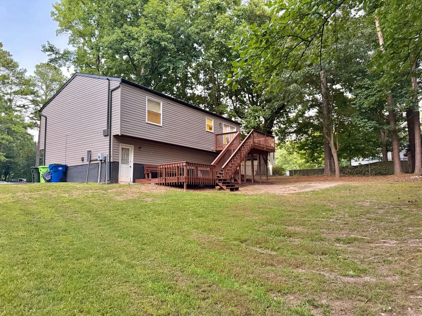 Raleigh House: 3109 Henslowe Drive,