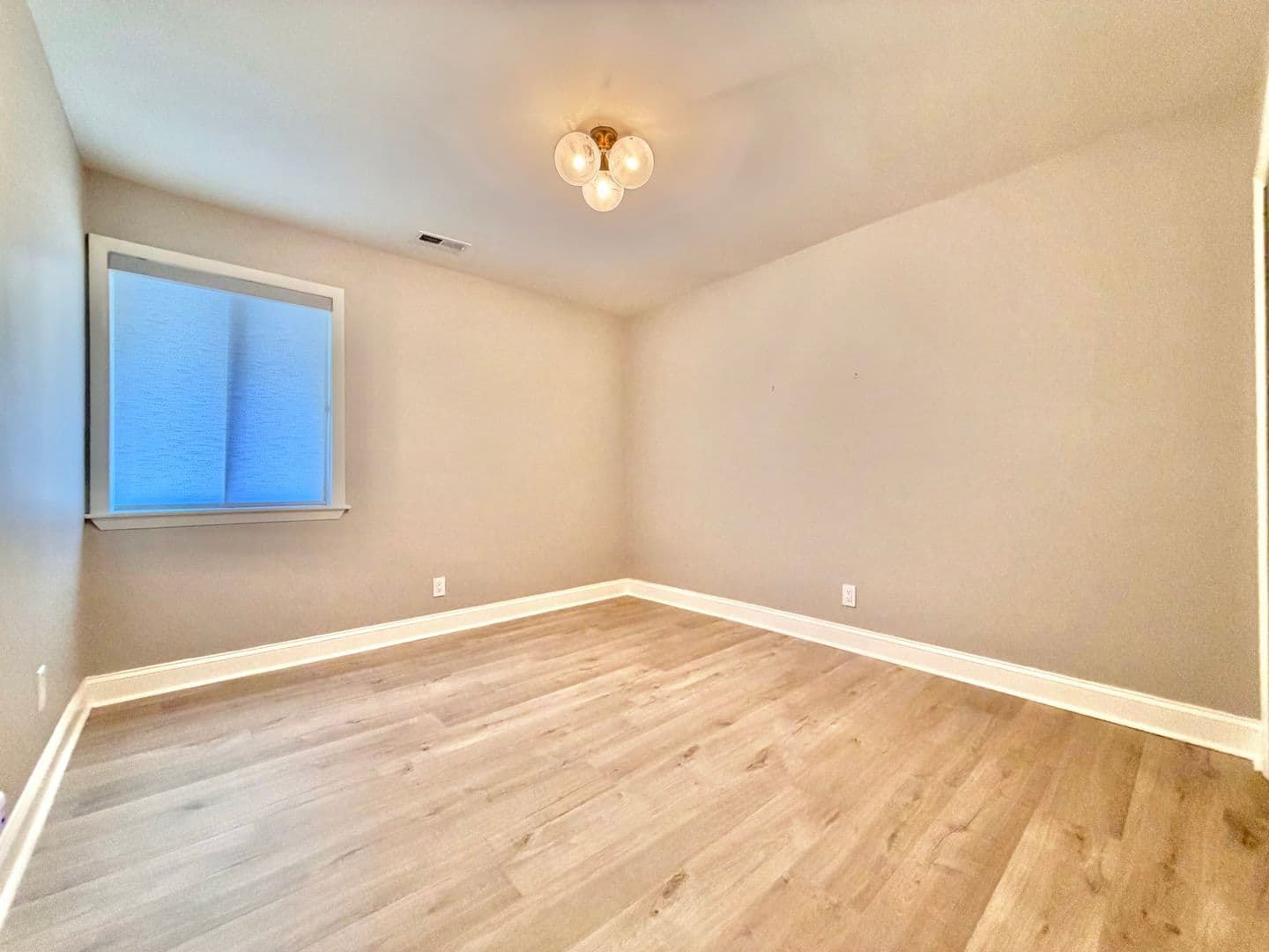 Chapel Hill Apartment: 907 Oak Tree Dr.