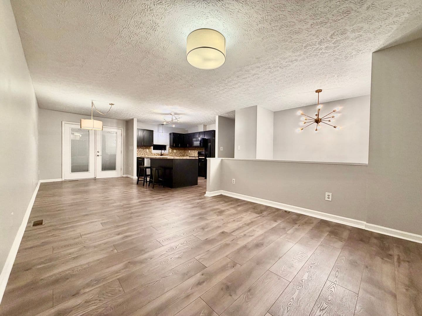 Raleigh House: 3109 Henslowe Drive,