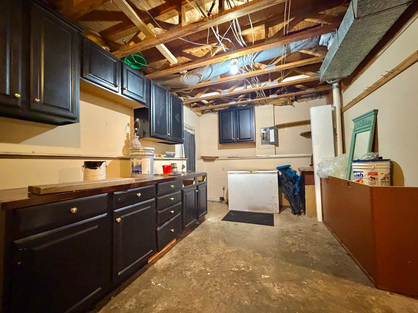 Raleigh House: 3109 Henslowe Drive,