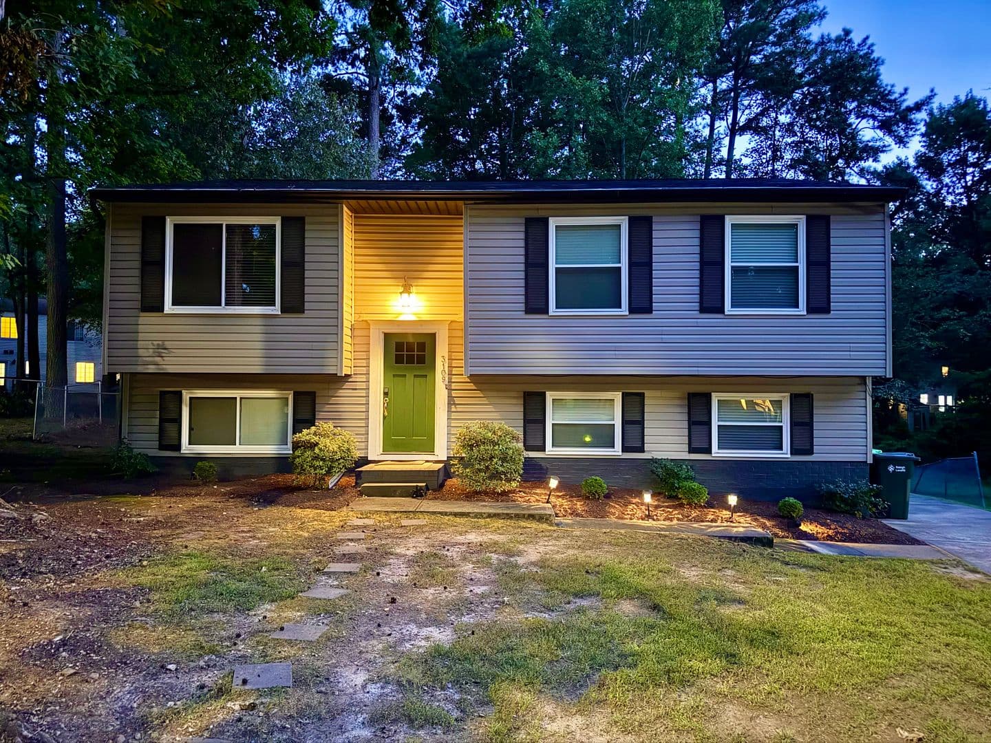 Raleigh House: 3109 Henslowe Drive,