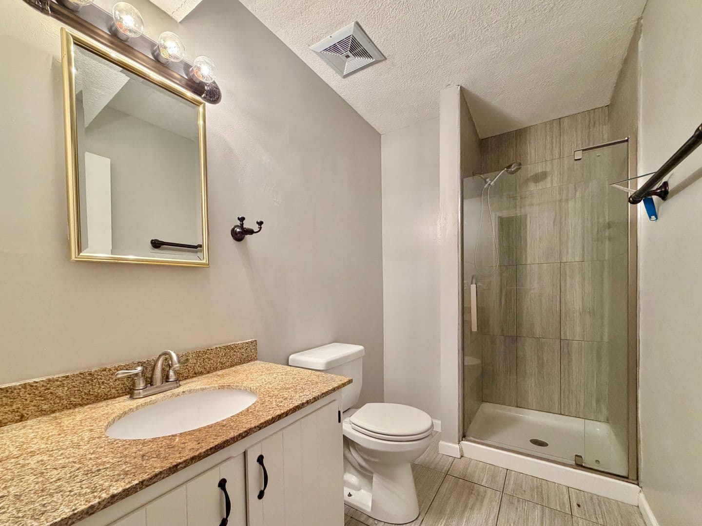 Raleigh House: 3109 Henslowe Drive,