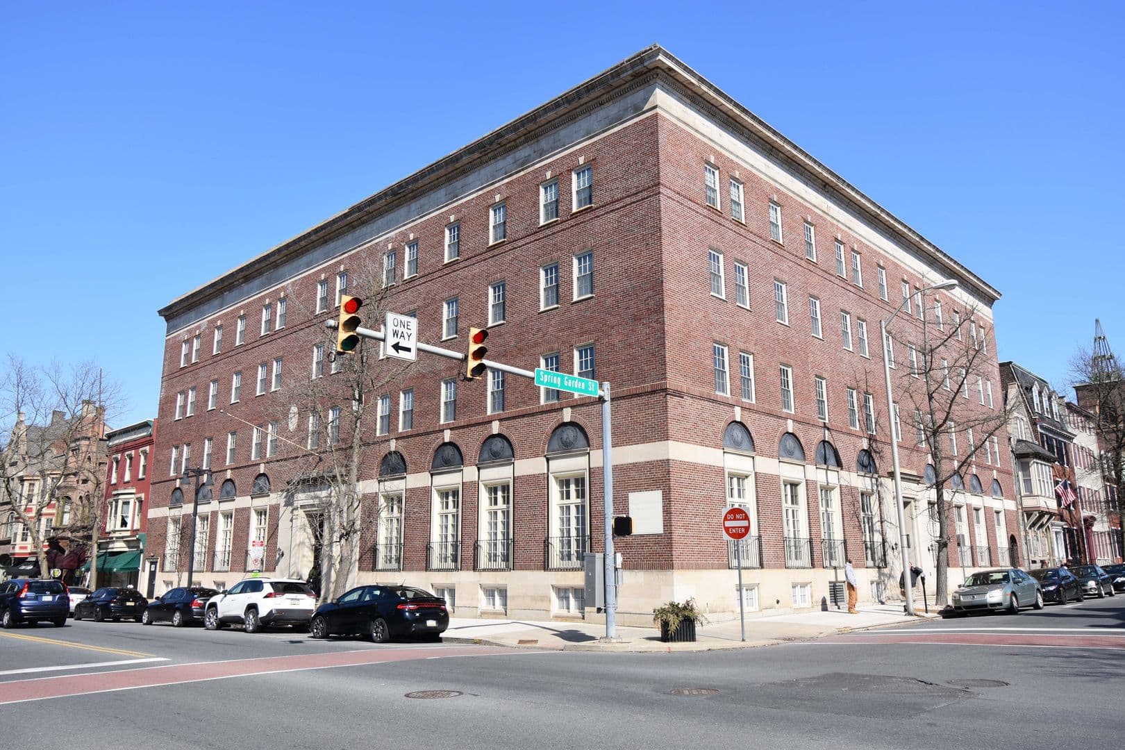 Easton Apartment: 109 N 3rd St