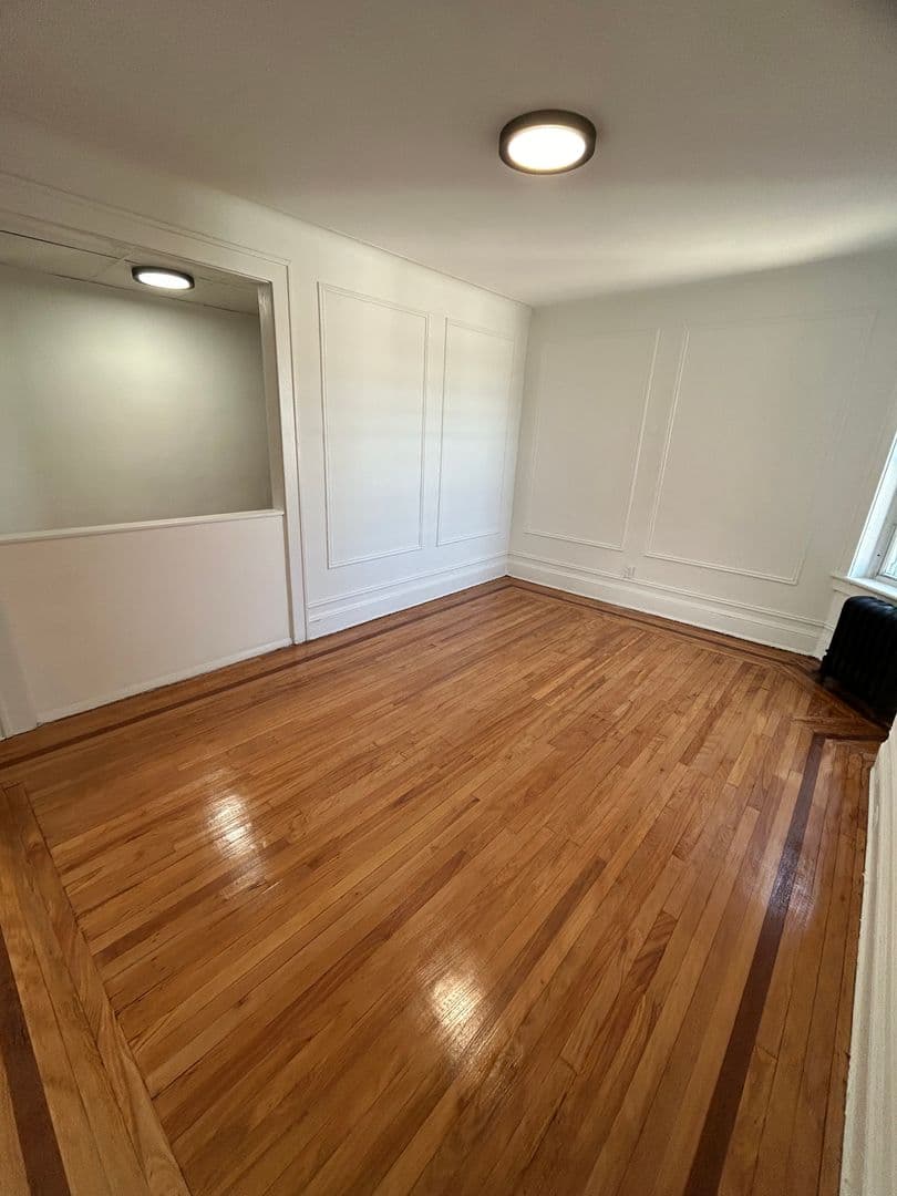 Leonia Apartment: 300 Elm Pl