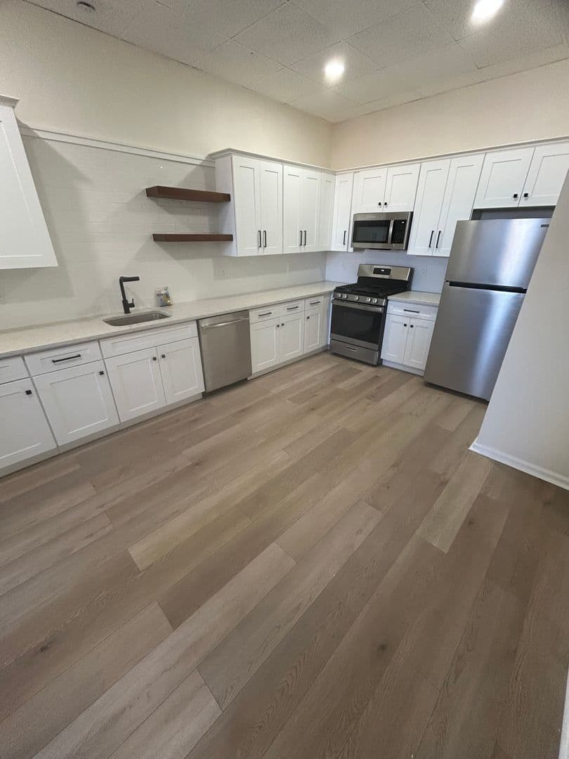 Bound Brook Apartment: 110 Hamilton St