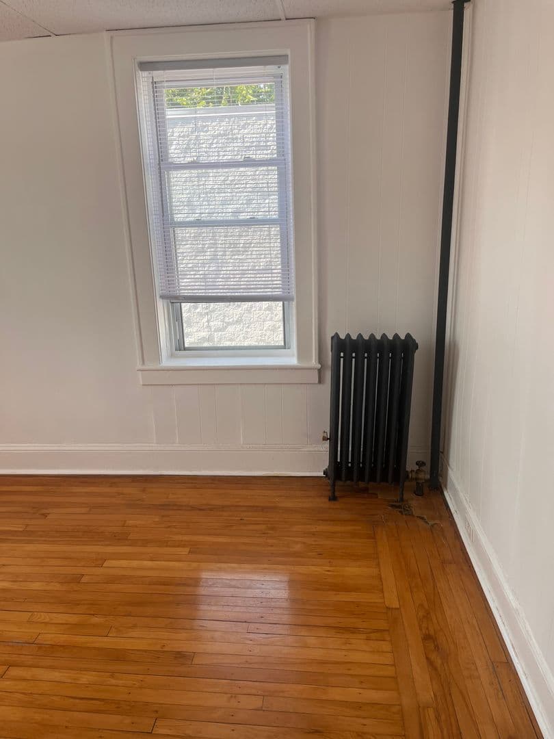 Leonia Apartment: 300 Elm Pl