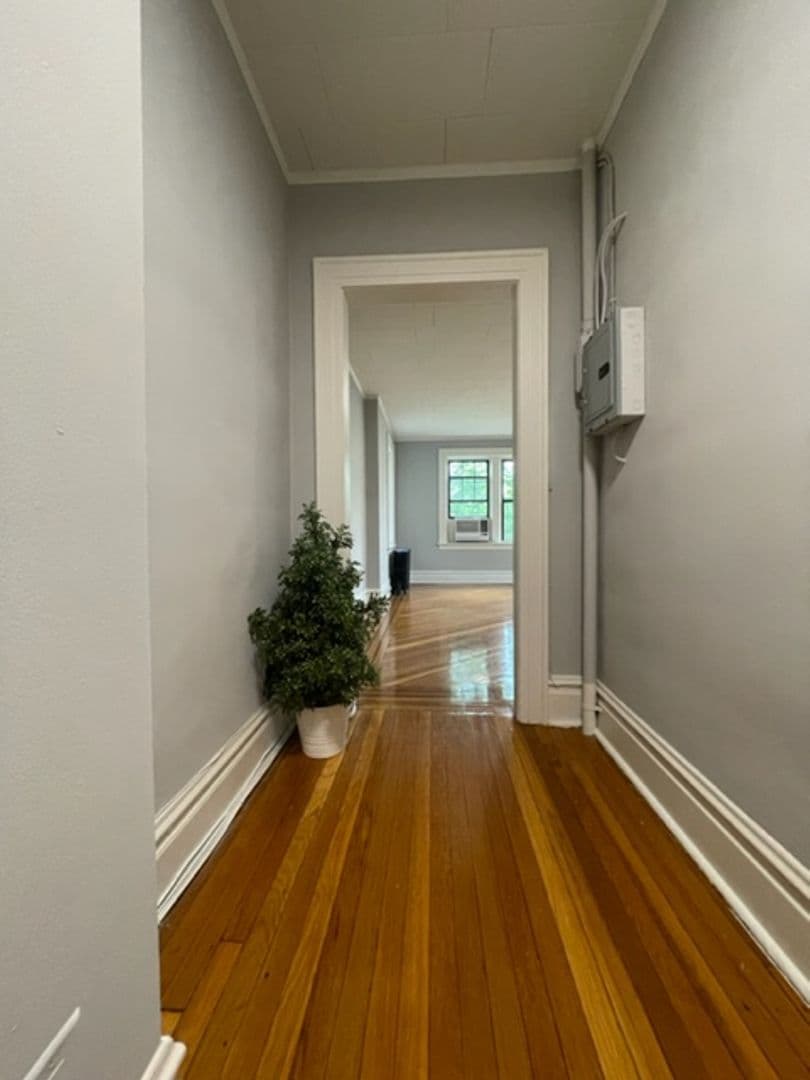 Nutley Apartment: 304 Hillside Ave