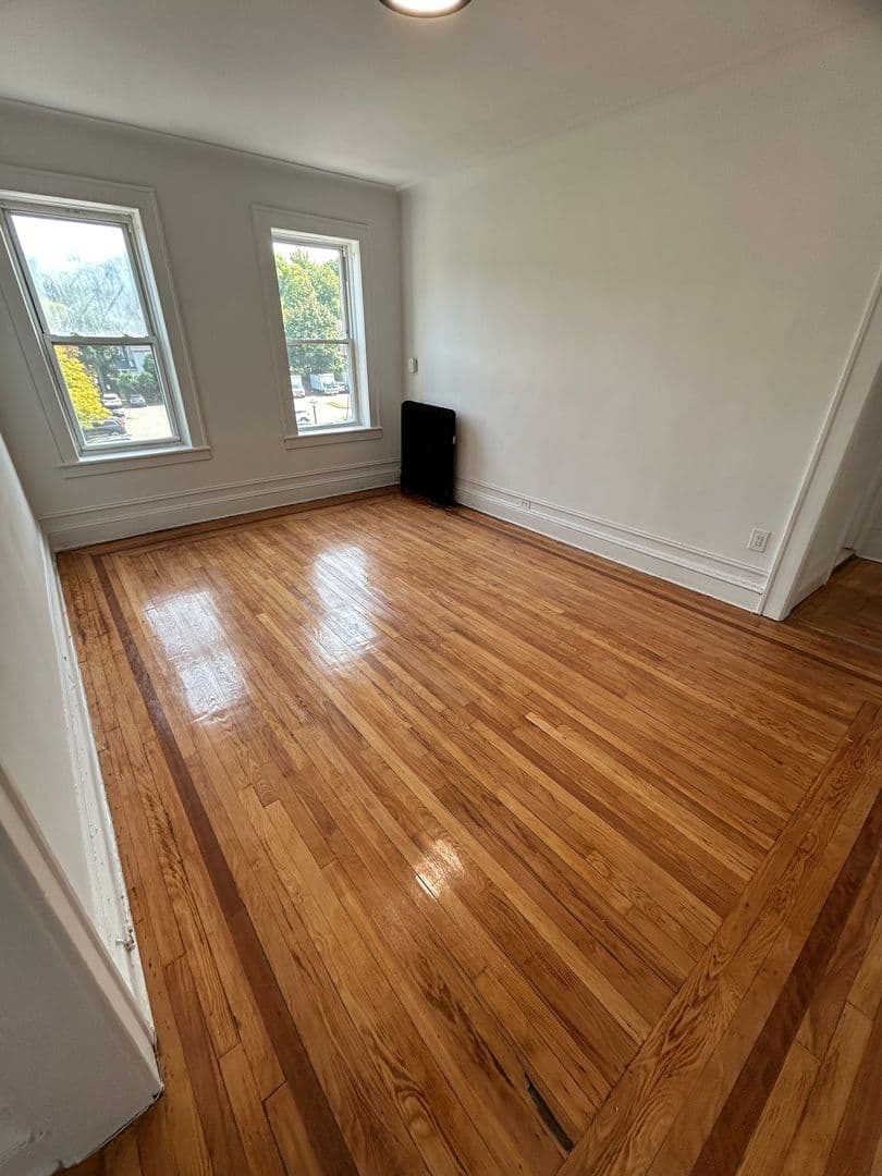 Leonia Apartment: 300 Elm Pl