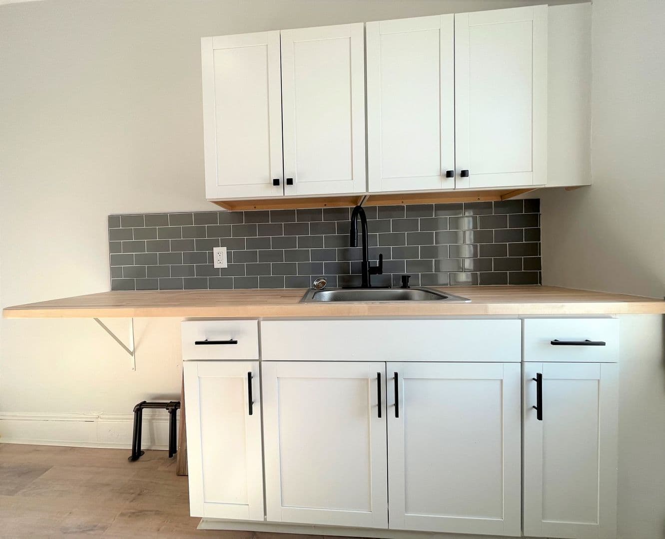 Leonia Apartment: 300 Elm Pl