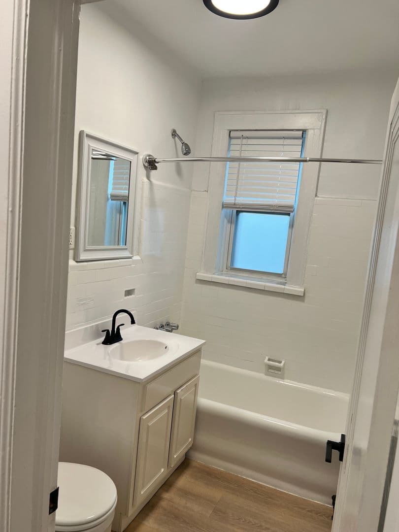 Rutherford Apartment: 154 Union Ave