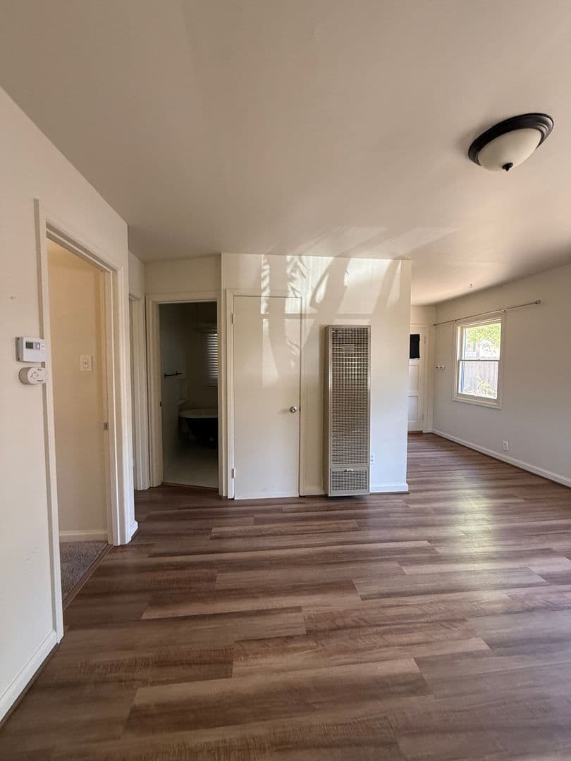 Sonoma House: 577 Curtin Lane