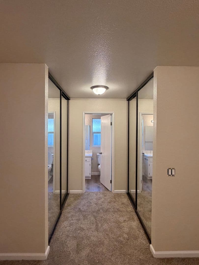Santa Rosa Apartment: 1918 Waltzer Rd.