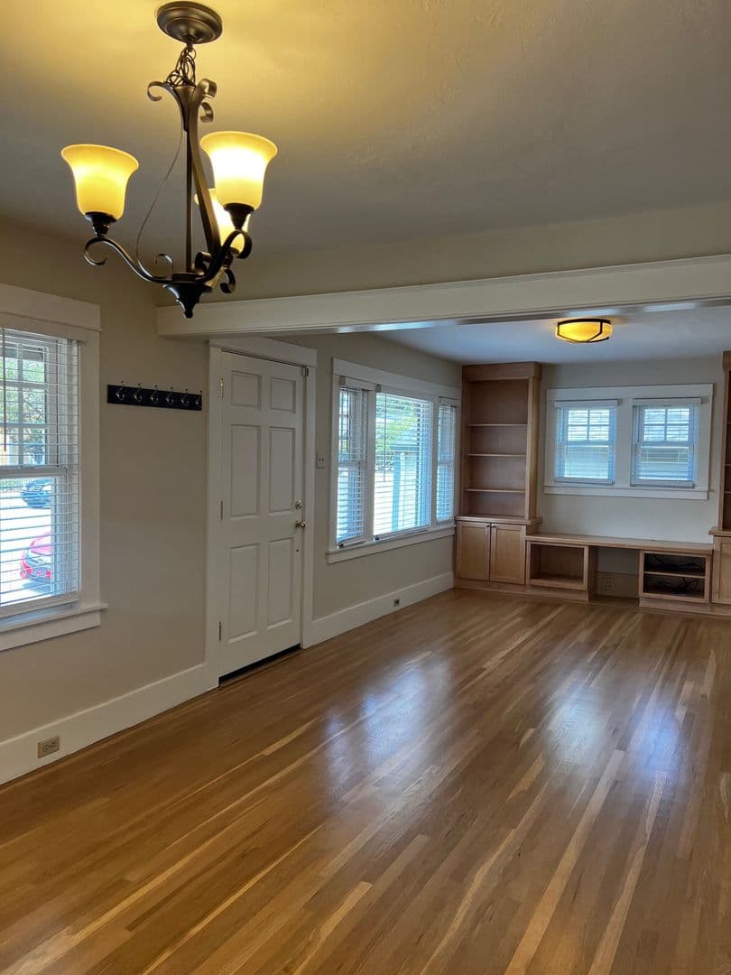 Santa Rosa House: 814 St Helena Avenue
