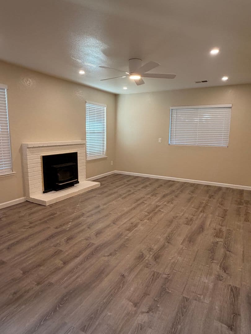 Santa Rosa Apartment: 1918 Waltzer Rd.