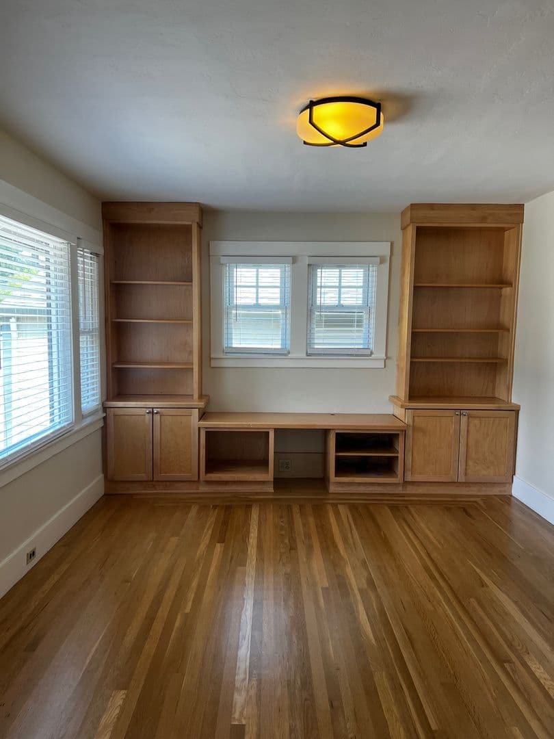 Santa Rosa House: 814 St Helena Avenue