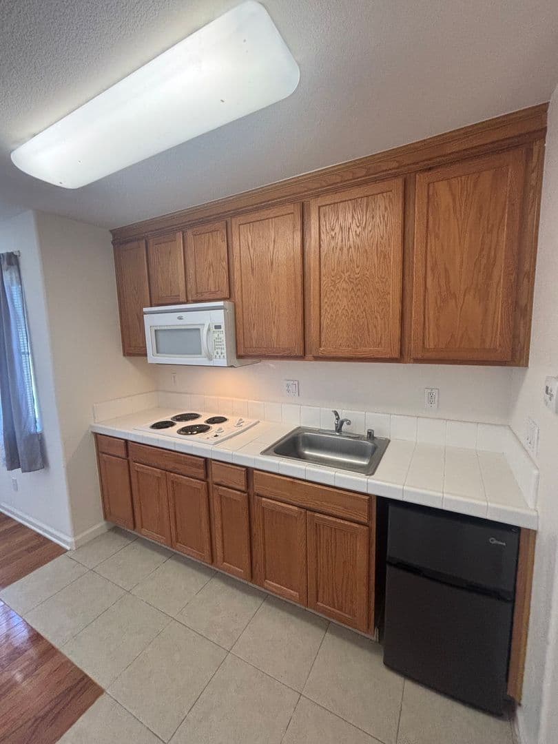 Santa Rosa House: 2221 Versailles St